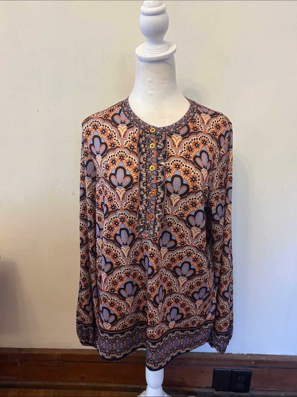 Sunny Leigh Printed Long-Sleeve Peasant Blouse in Brown and Blue Size M EUC